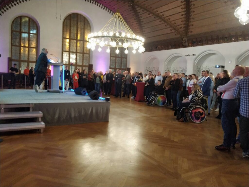 ufo in großer Runde